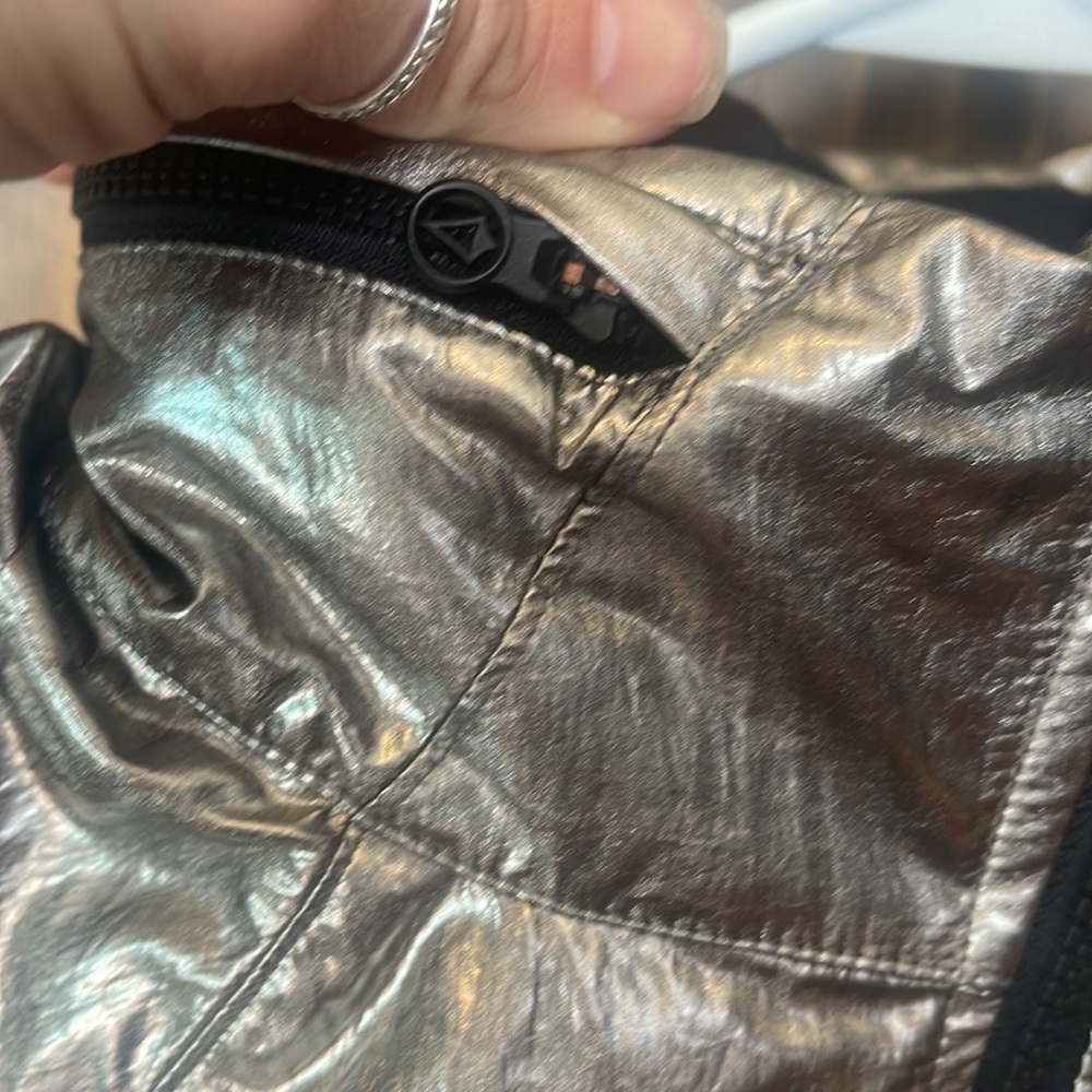 Ivivvia Jacket - Picture 9 of 11